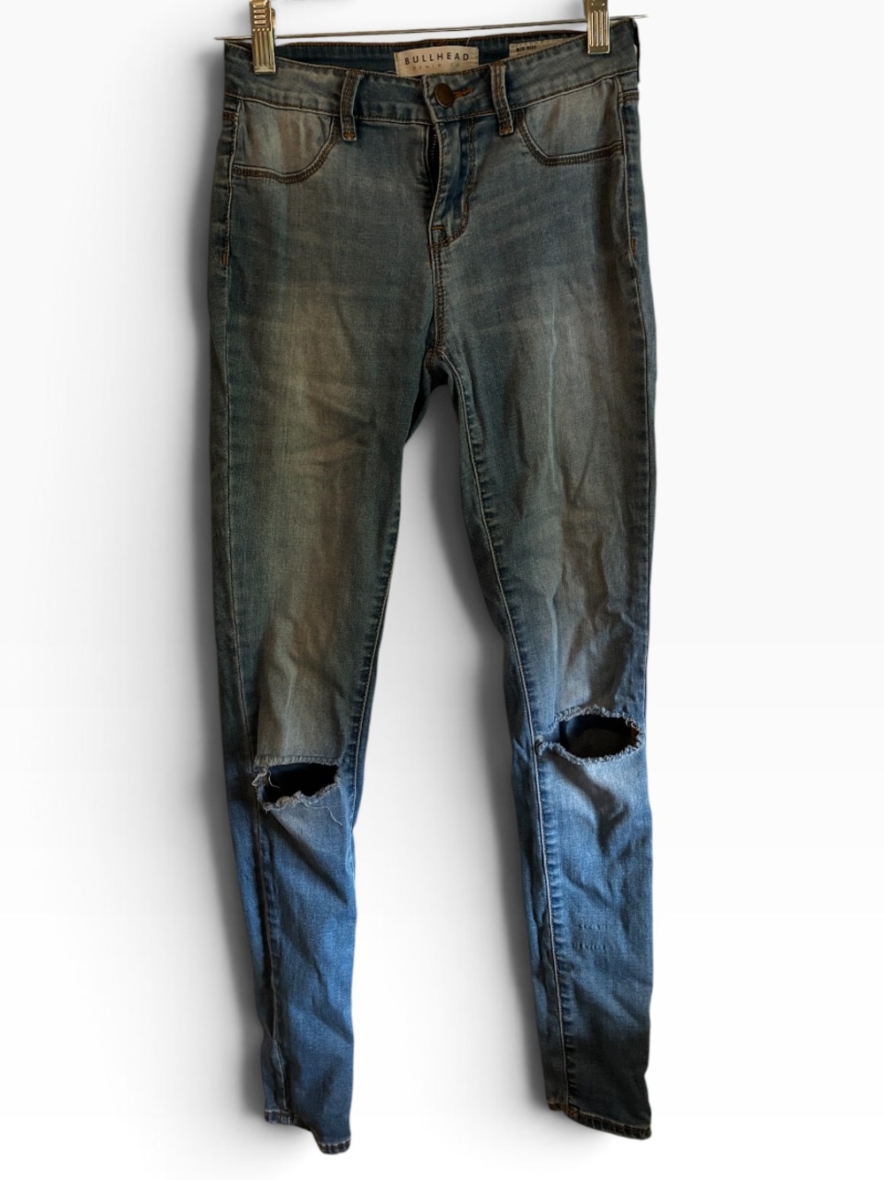 Bullhead Women's Skinny Ripped Jeans in Washed Light/Med Blue